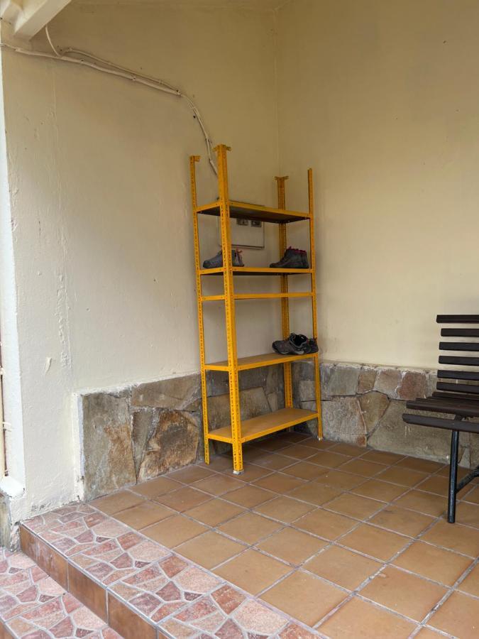 Albergue Municipal Hostel San Martin del Camino Exterior photo