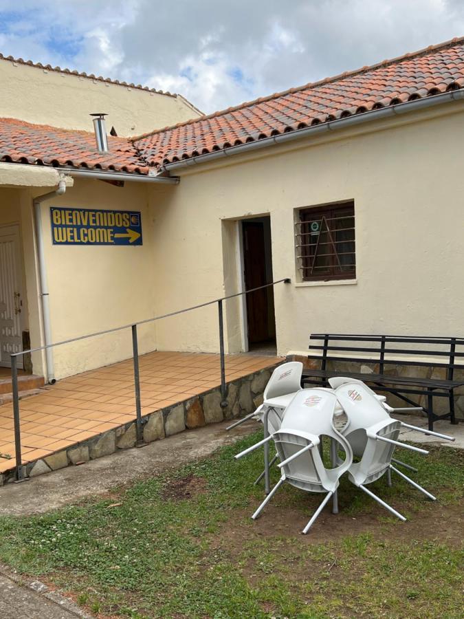 Albergue Municipal Hostel San Martin del Camino Exterior photo
